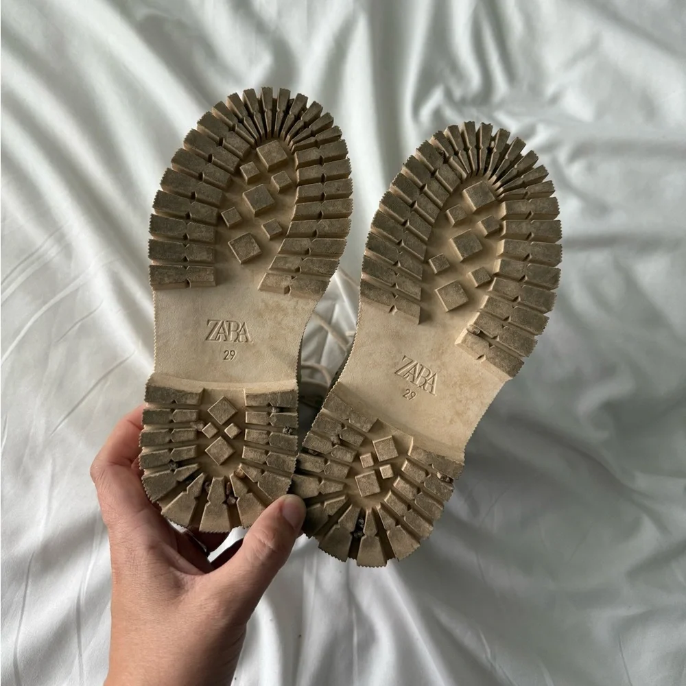 Zara Girls Beige Boots 11.5 Combat Shoes Fall Lace Up Side Zipper